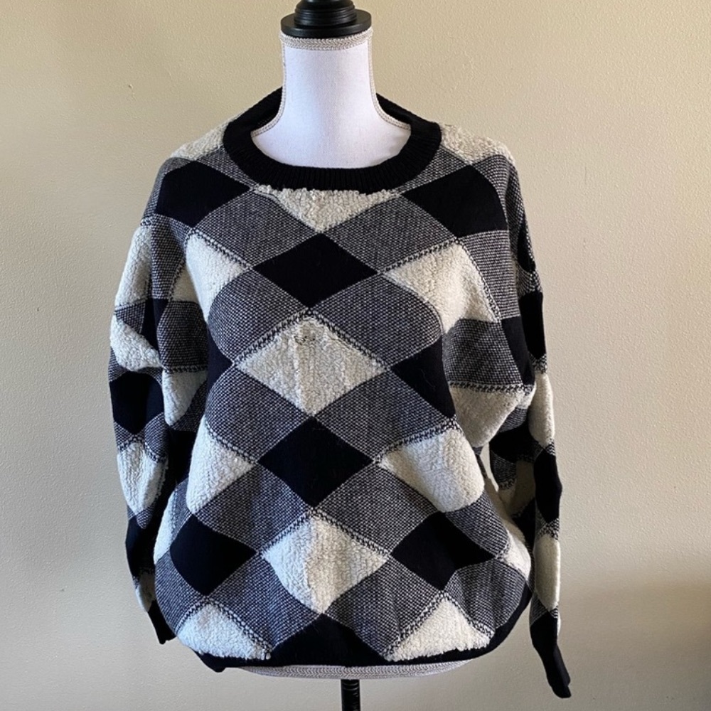 Revolve LOVERS + FRIENDS Arya boucle sweater - Picture 4 of 6